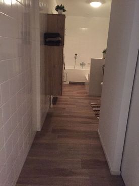 Hal tegels hout