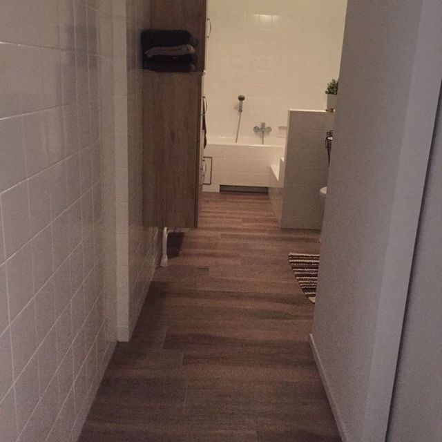 Hal tegels hout